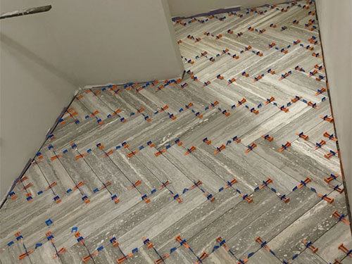 Floor tile